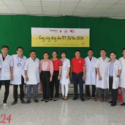 Trung tâm Y tế Hồng Dân Khám bệnh cấp phát thuốc miễn phí tại UBND xã Ninh Thạnh Lợi